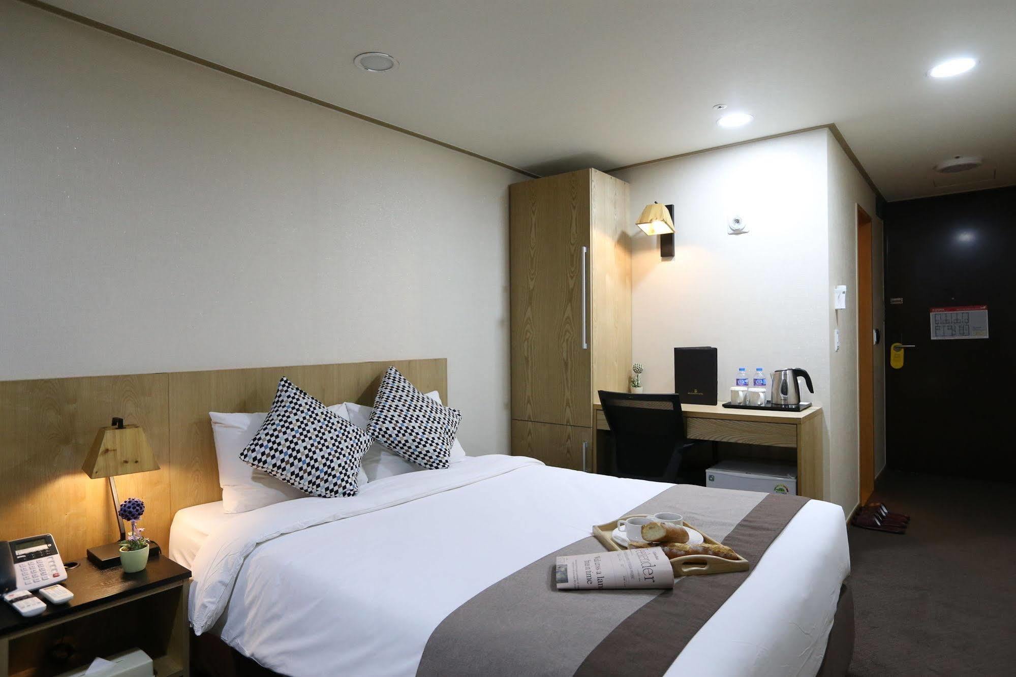 Golden City Hotel Dongdaemun Seúl Exterior foto